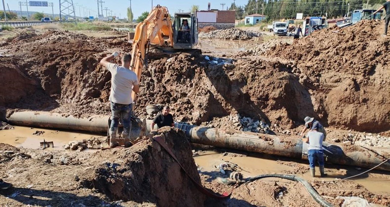 BASKİ bir taşla üç kuş vurdu