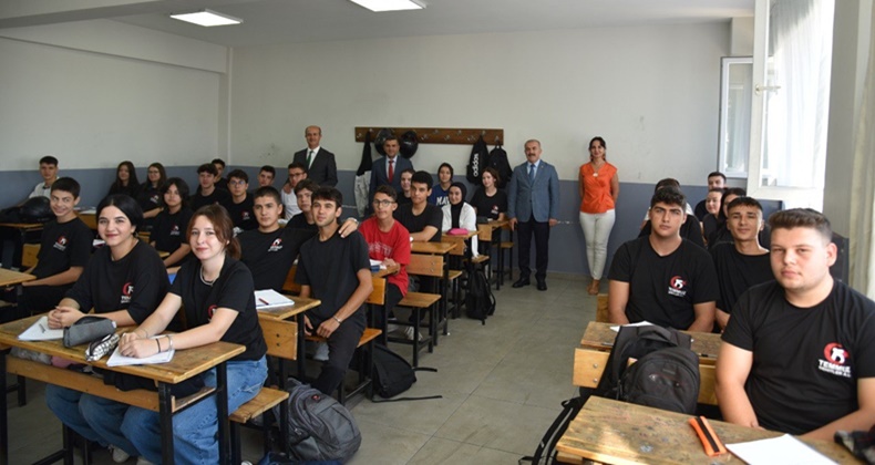 Murat Demir Okul Ziyaretlerine Devam Ediyor