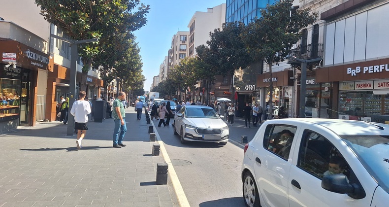 Alışverişin Kalbi Milli Kuvvetler Caddesi