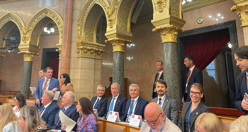 “Türkiye, Göç ve Güvenlikte Kilit Rol Oynamaya Devam Ediyor”