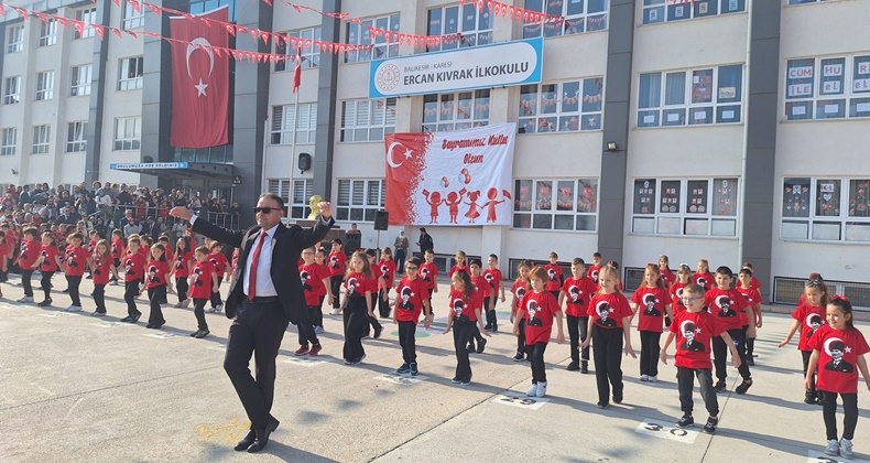 Ercan Kıvrak İlkokulu’nda Cumhuriyet Bayramı Coşkusu