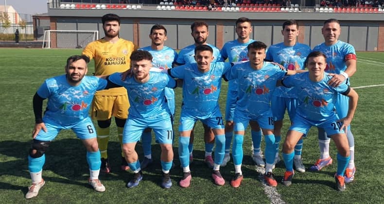 Balıkesir Yıldızspor zirveyi sevdi