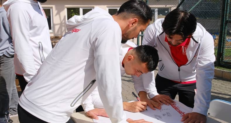 Balıkesirspor öğrencilerle bir araya geldi