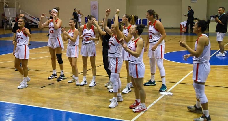 Burhaniye Belediyespor Edirne DSİ’yi farklı yendi