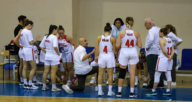 Burhaniye Belediyespor Kırklareli temsilcisini konuk ediyor