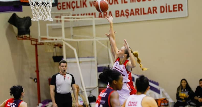 Burhaniye Belediyespor dördüncü kez kazandı
