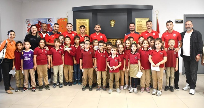  Balıkesirspor, Hatice Fahriye Eğinlioğlu İlkokulu’nu Ziyaret Etti