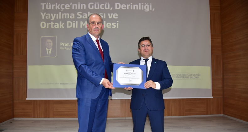 Rektör Oğurlu’dan “Türkçenin Gücü ve Ortak Dil Meselesi” Konferansı