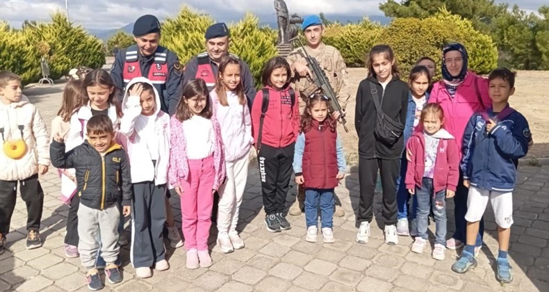 Burhaniyeli gençler gerçek kahramanlarla buluşuyor