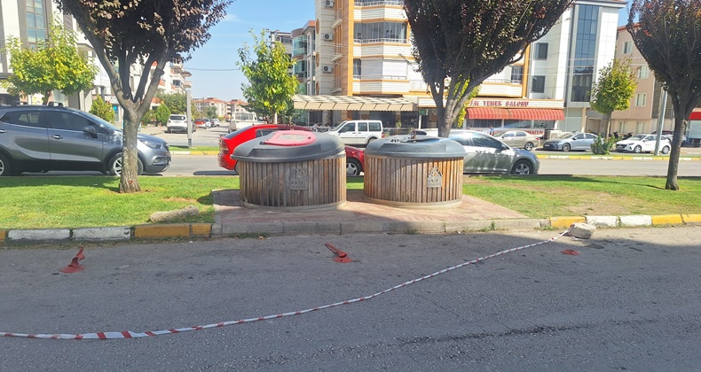 Çöp Konteynerleri Önündeki Park Sorunu Devam Ediyor