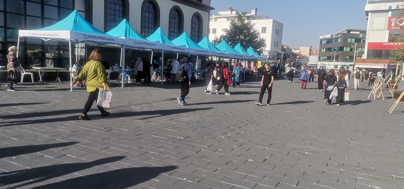 Gazze İçin Kermes Düzenledi