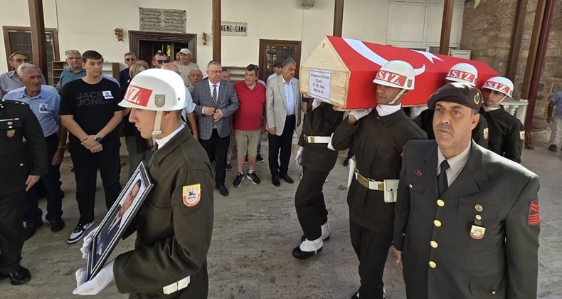 KIBRIS GAZİSİNE SON GÖREV KIBRIS GAZİSİ EMEKLİ HAVA PİLOT BİNBAŞI SEBAHATTİN HASTÜRK SON YOLCULUĞUNA UĞURLANDI