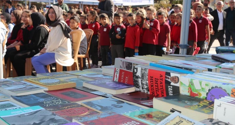 İvrindi’de 4. Kitap Fuarı Açıldı