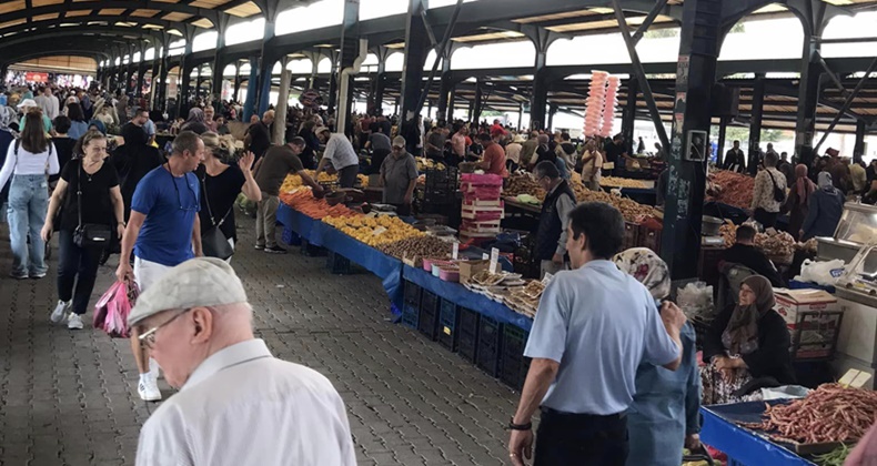 Balıkesir’in en kalabalık pazarı