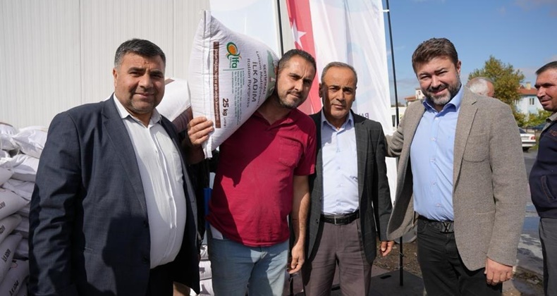 Sındırgı’da Süt Otu tohumları çiftçiyle buluştu