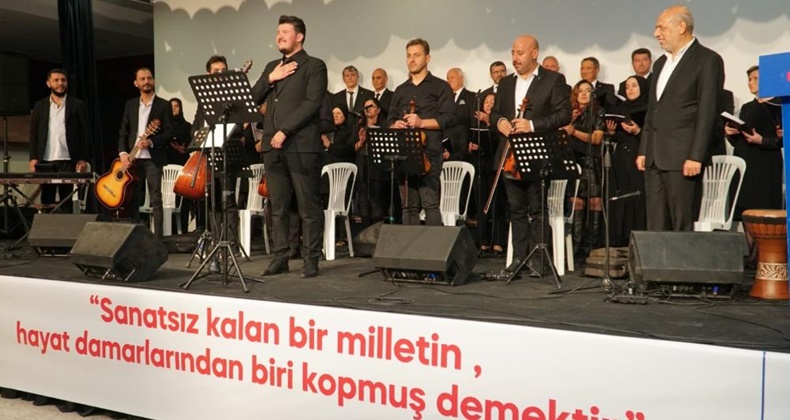 Sındırgı Türk Müziği Topluluğu konser verdi