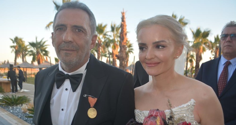 Sanatçı Yavuz Bingöl’ün nikahında babasından anlamlı hediye