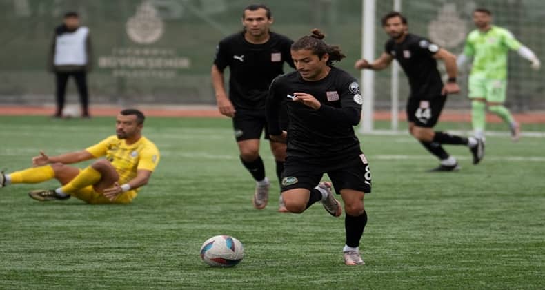 Ayvalıkgücü Belediyespor liderden puan aldı