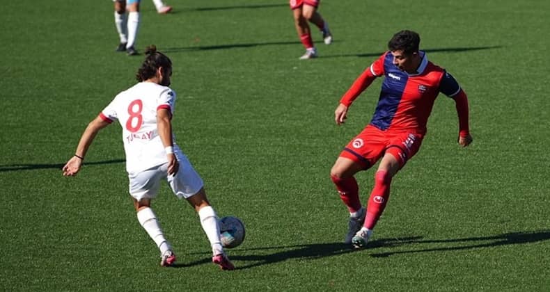 Ayvalıkgücü Belediyespor son dakika golüyle sevindi