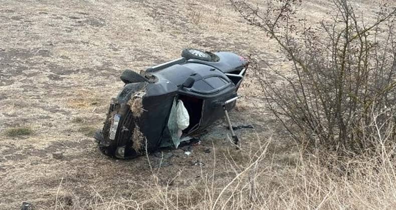 Balıkesir'de otomobilin tarlaya uçtuğu kaza ucuz atlatıldı