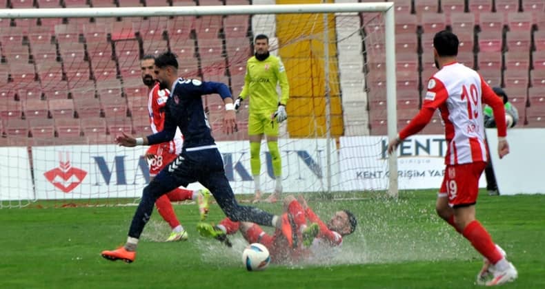 Balıkesirspor Nevşehir Belediyespor'u 3-1 yendi