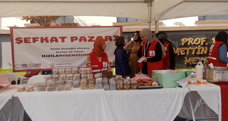 Kızılay Haftası Balıkesir’de Şefkat Pazarı ile Kutlandı