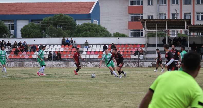 Körfez Eğitim ve Gelişimspor liderliğe yükseldi