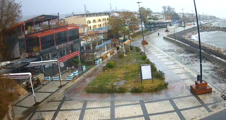 Şiddetli Fırtına ve Yağış Etkili Oldu