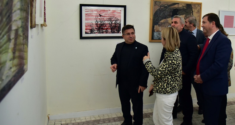 Güzel Sanatlar Fakültesinde 100+1 Sergisini Ziyaret Ettiler