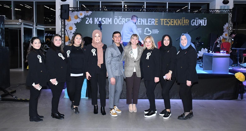 Balıkesir’de öğretmenlere vefa buluşması