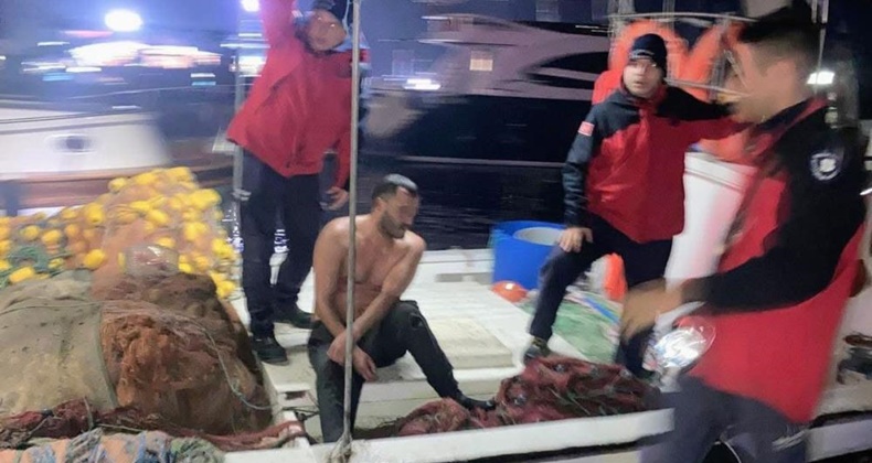 Erdek limanında suya atlayan genç balıkçılar tarafından kurtarıldı