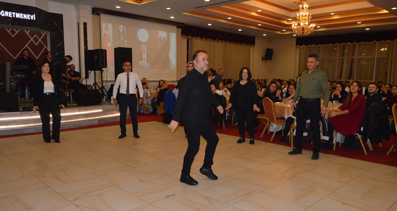 Gaziosmanpaşa İlkokulu Öğretmenleri 24 Kasım’ı Coşkuyla Kutladı