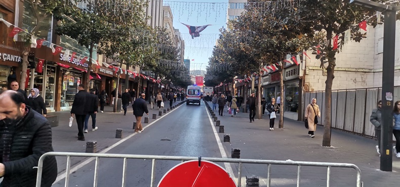 Balıkesir Milli Kuvvetler Caddesi’nde Ambulans Geçişi Kolaylaştı