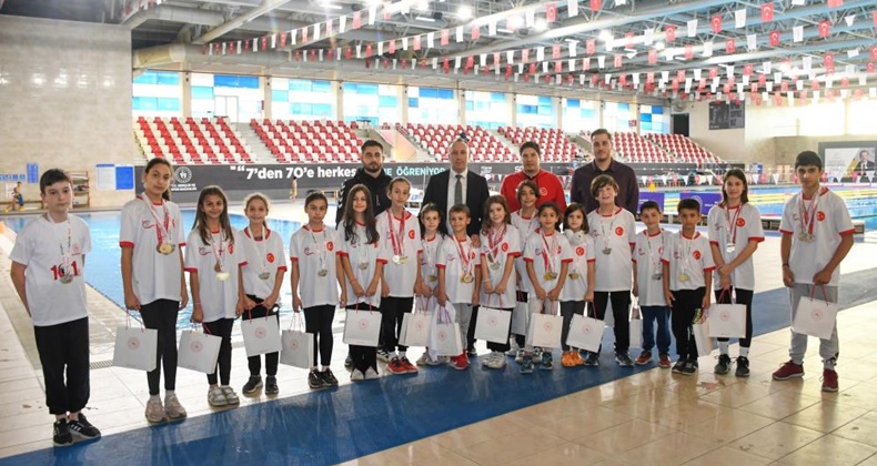 Balıkesir’in Taekwondo ve Yüzme Sporcuları Ödüllendirildi