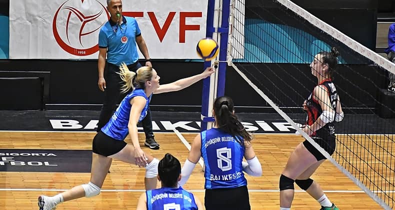 Balıkesir Büyükşehir Belediyespor ve Ayvalık Gelişimspor deplasmanda