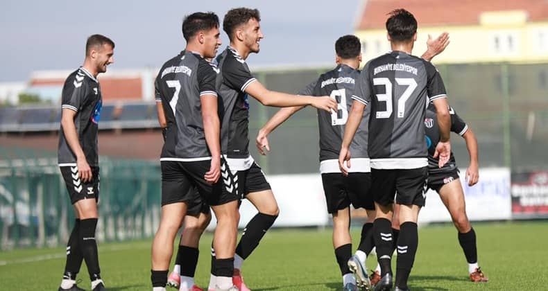 Burhaniye Belediyespor Doğugücü Futbol Kulübü ile berabere kaldı