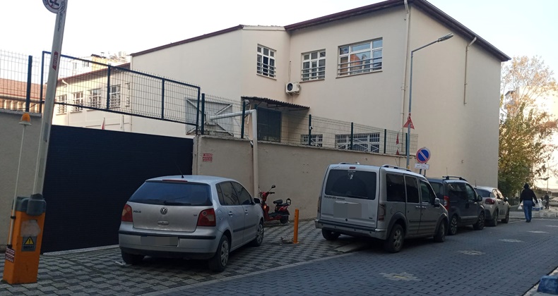 Hatalı Araç Parkına Velilerden Tepki