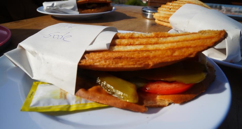 Türkiye’nin damak çatlatan lezzeti: Ayvalık Tostu