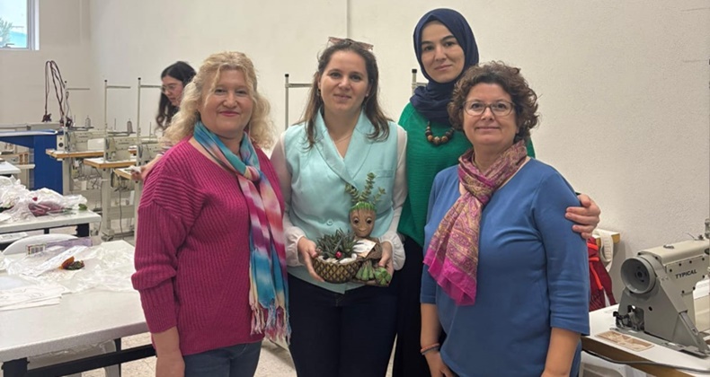 Balıkesir Üniversitesi’nde Doğadan İlham Alan “Ecoprint” Etkinliği Düzenlendi