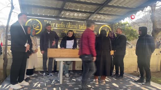 Kızının erkek arkadaşı tarafından öldürülen kadın son yolculuğuna uğurlandı