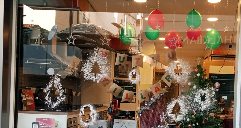 Yeni Yıl Coşkusu Sokakları Sarıyor