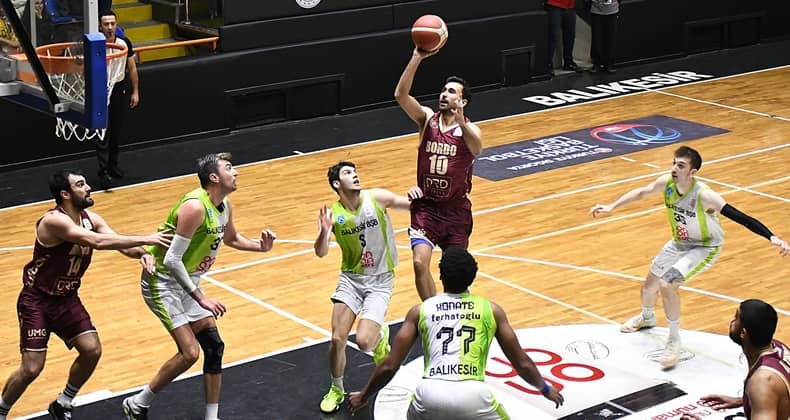 Balıkesir derbisini Bandırma Bordo Basketbol kazandı