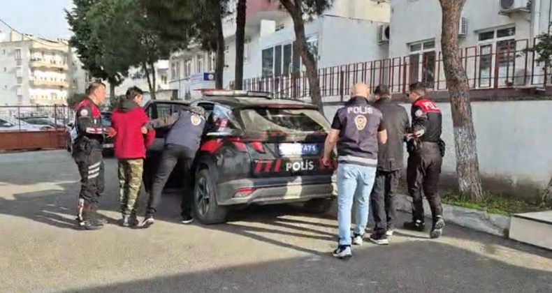 Ayvalık polisi motosiklet hırsızlarına geçit vermedi