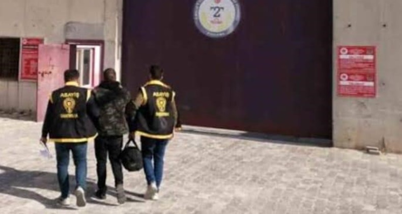 Erdek’te 12 yıl kesinleşmiş hapis cezasıyla aranan zanlı yakalandı