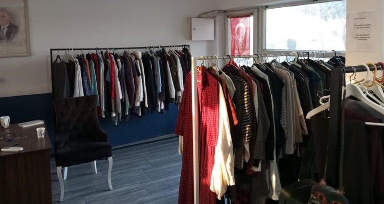 Ayvalık’ta Sosyal Market yüzleri güldürüyor