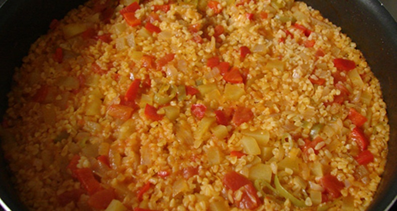 Nohutlu ve Biberli Tane Tane Bulgur Pilavının Sırrı
