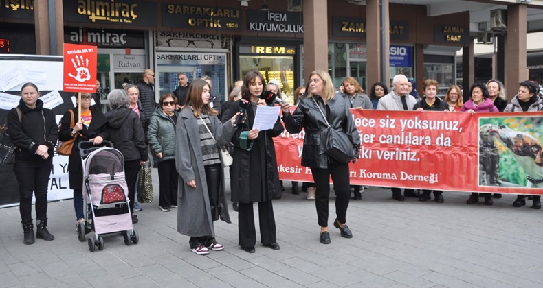 Balıkesir’de Hayvan Hakları Savunucuları 7527 Sayılı Yasaya Karşı Meydandaydı