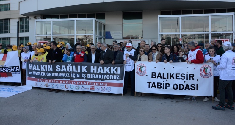 Balıkesir’de Sağlık Çalışanlarından İş Bırakma Eylemi
