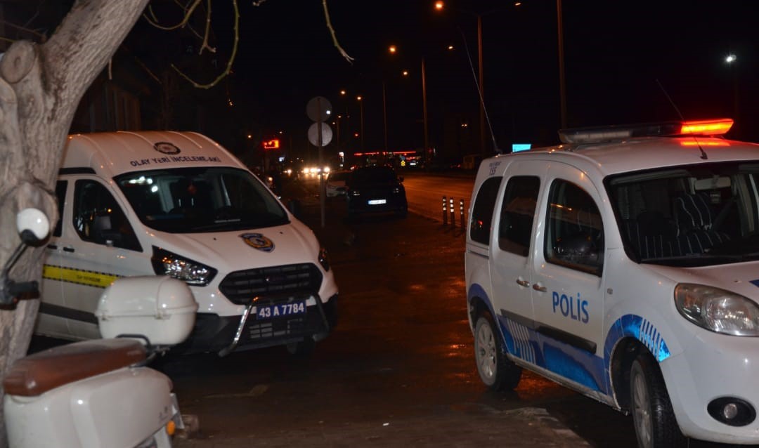 Tavşanlı’da otomobil yayaya çarptı: 1 yaralı