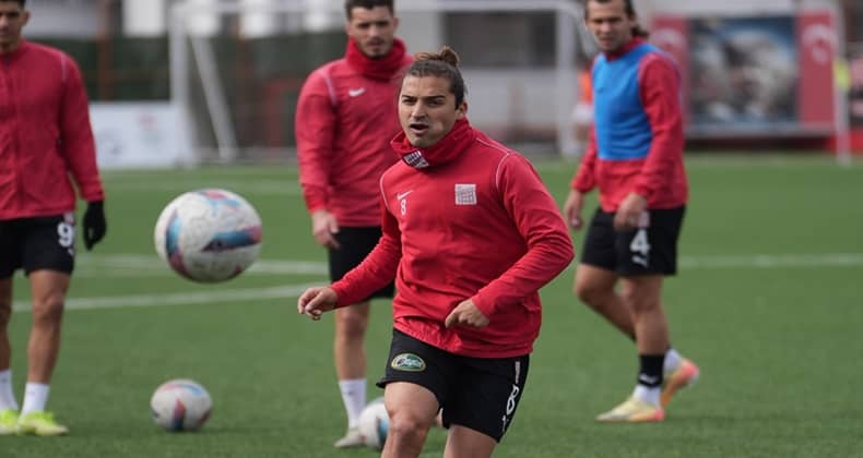 Ayvalıkgücü Belediyespor lider 52 Orduspor’un misafiri